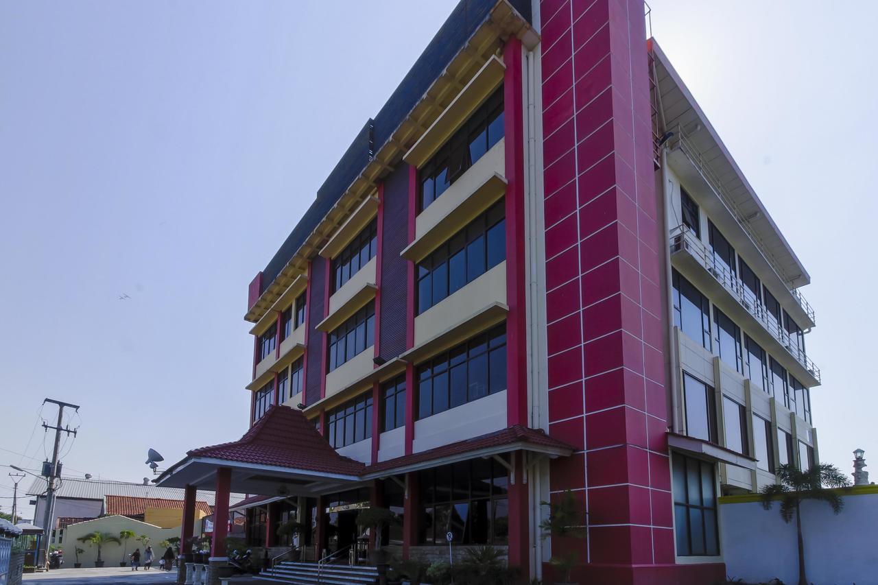 Reddoorz Plus Near Grage City Mall Cirebon Exterior photo