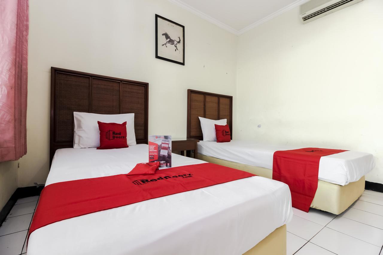 Reddoorz Plus Near Grage City Mall Cirebon Exterior photo